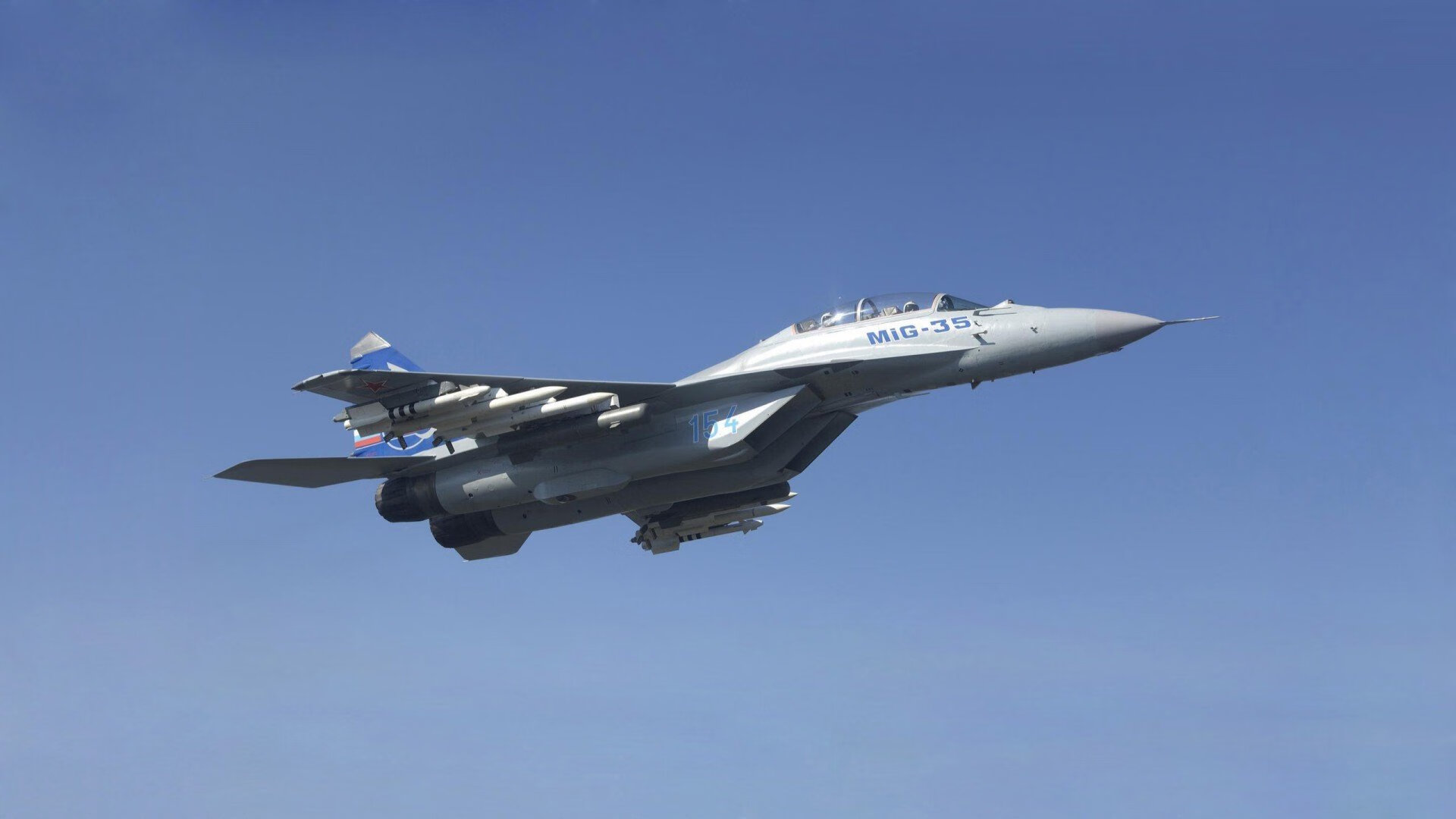 爱游戏官网-从汗水到荣耀：日常训练揭秘冠军车手的生活，冠军赛车手