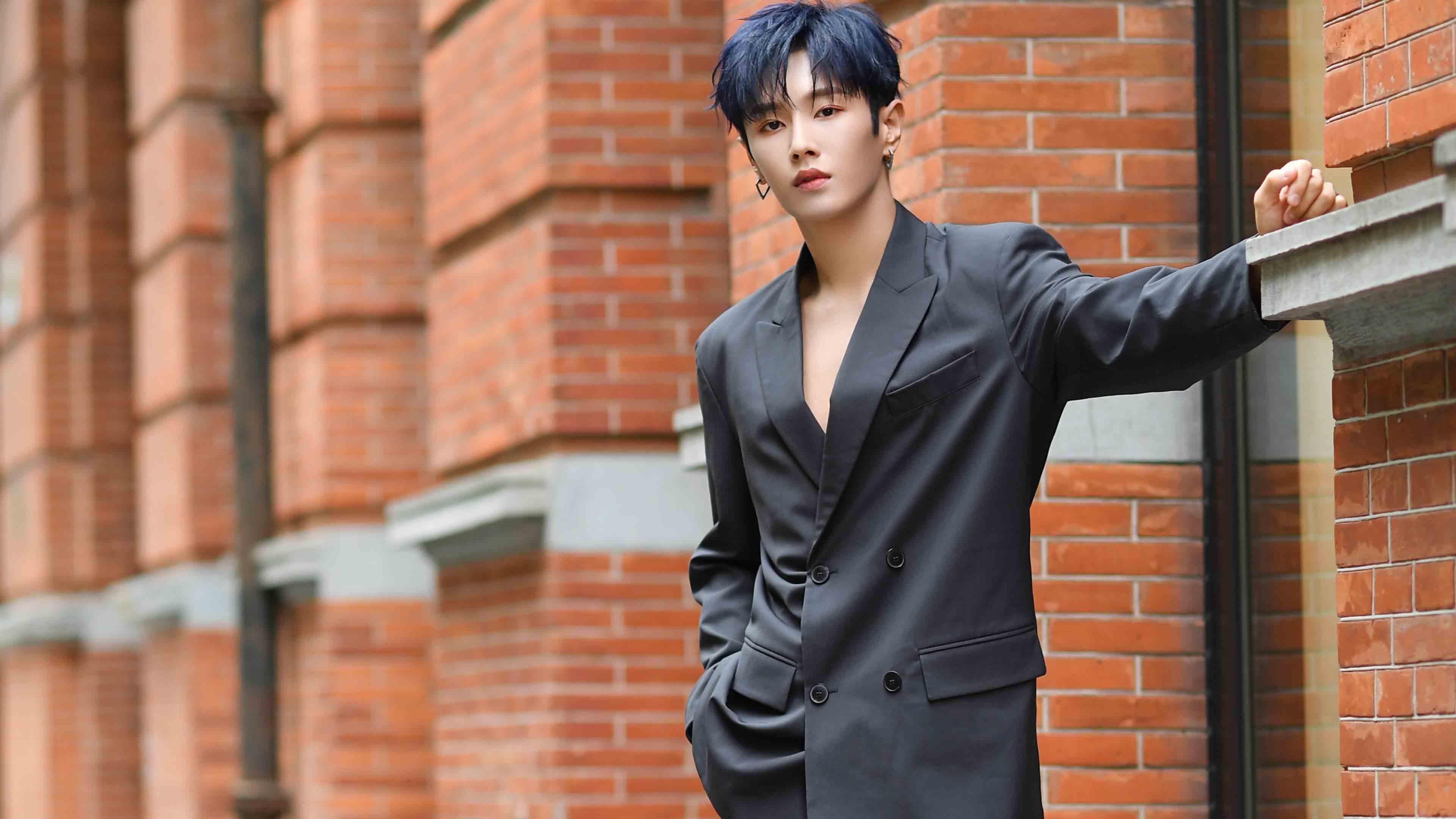 从汗水到荣耀:日常训练揭秘冠军车手的生活,冠军赛车手