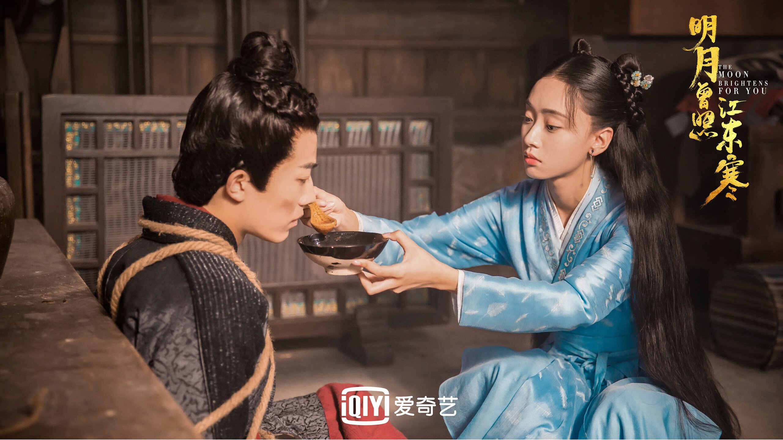 麦金托什女子800米自由泳赛场再创佳绩，加拿大游泳运动员麦金托什